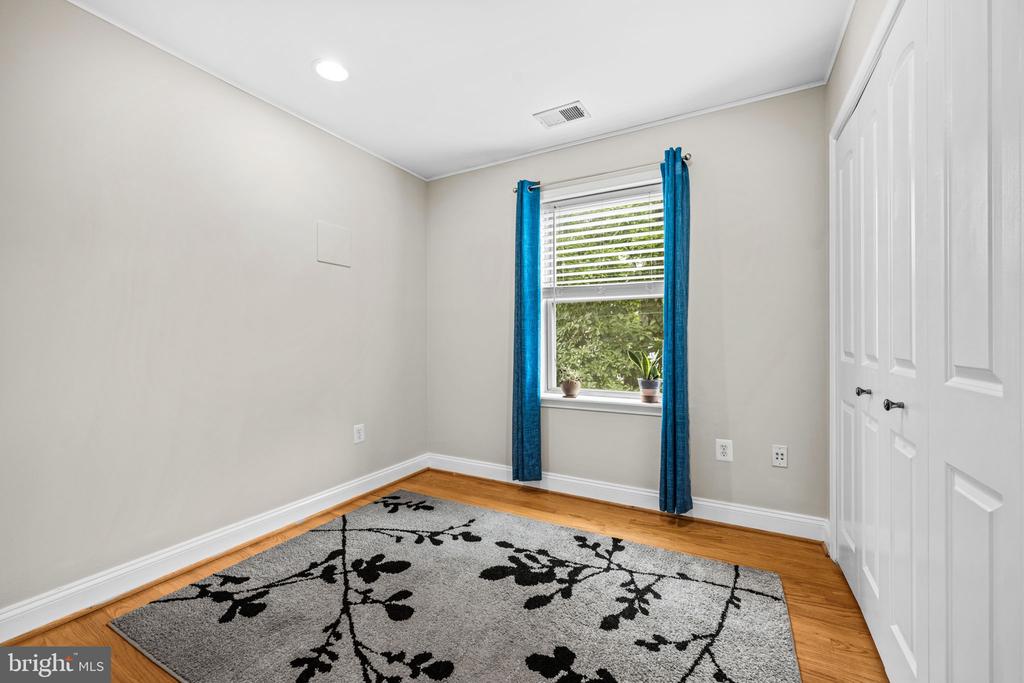 617 JEFFERSON STREET NW Unit: 204