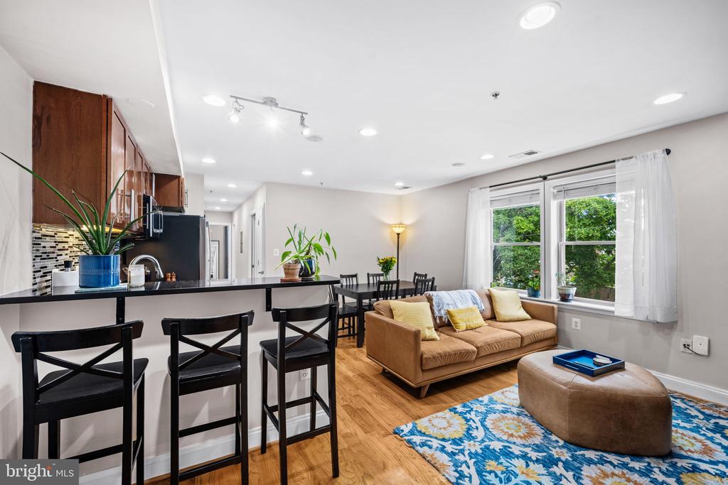617 JEFFERSON STREET NW Unit: 204