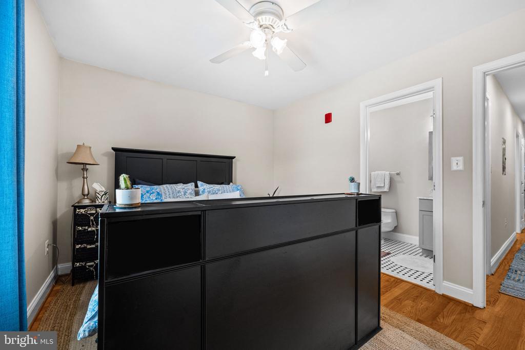 617 JEFFERSON STREET NW Unit: 204