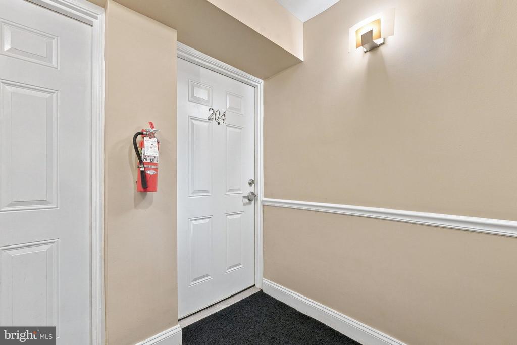 617 JEFFERSON STREET NW Unit: 204