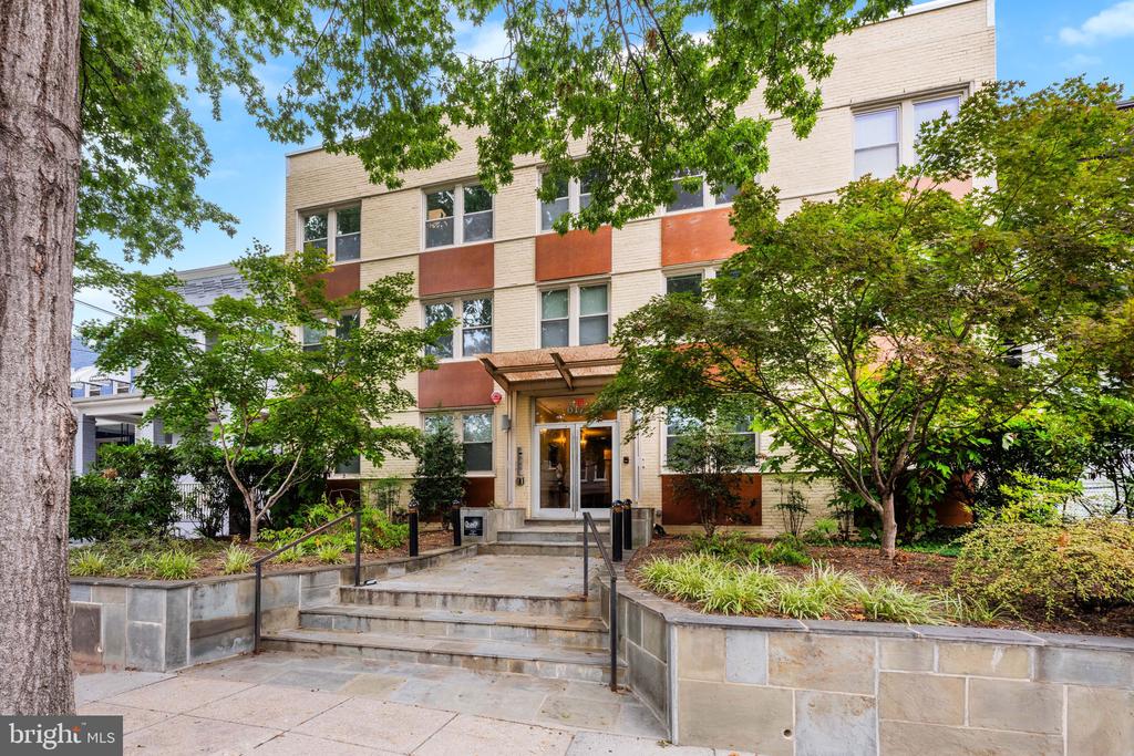 617 JEFFERSON STREET NW Unit: 204