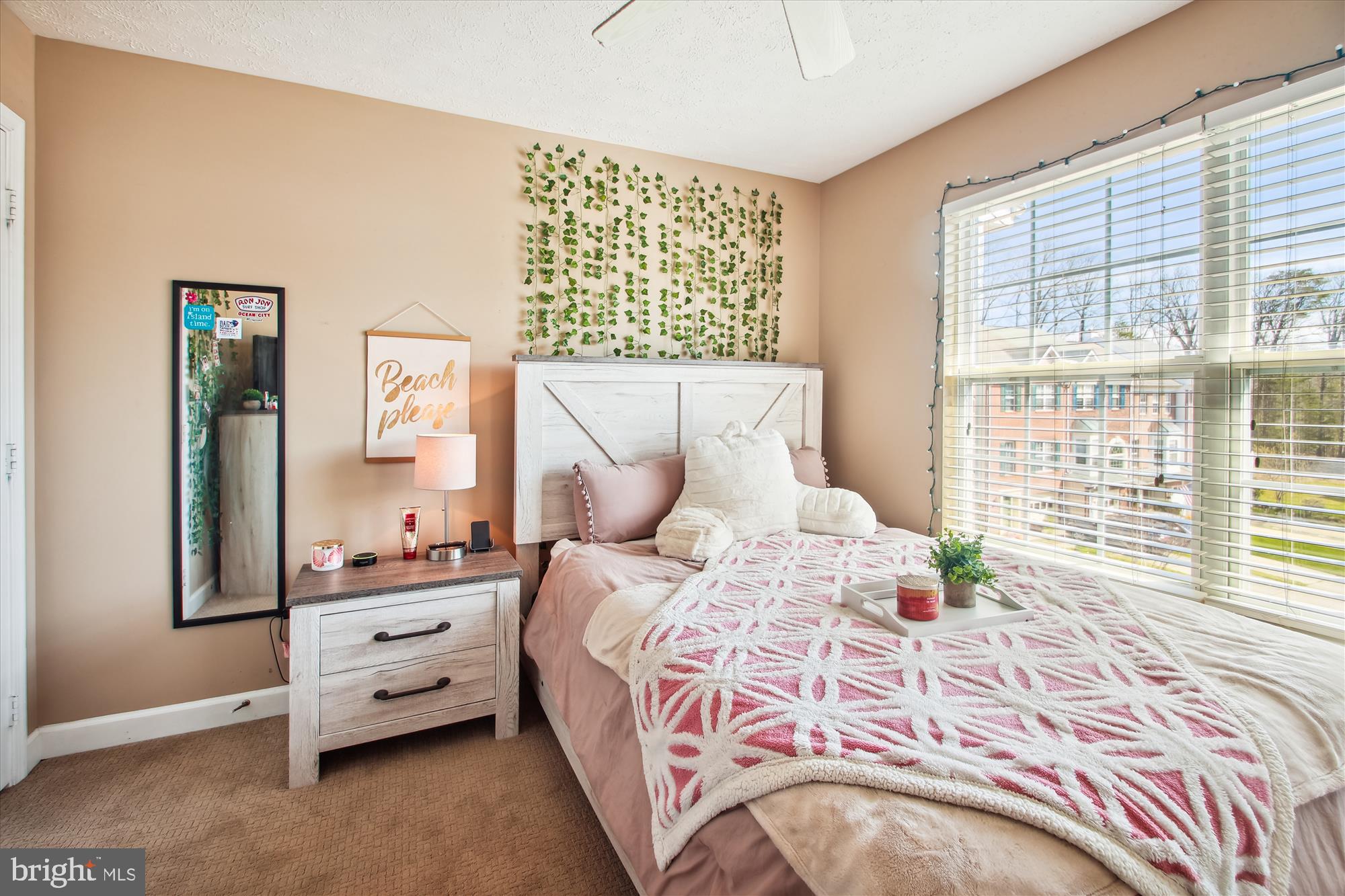 3202 ESCAPADE CIRCLE