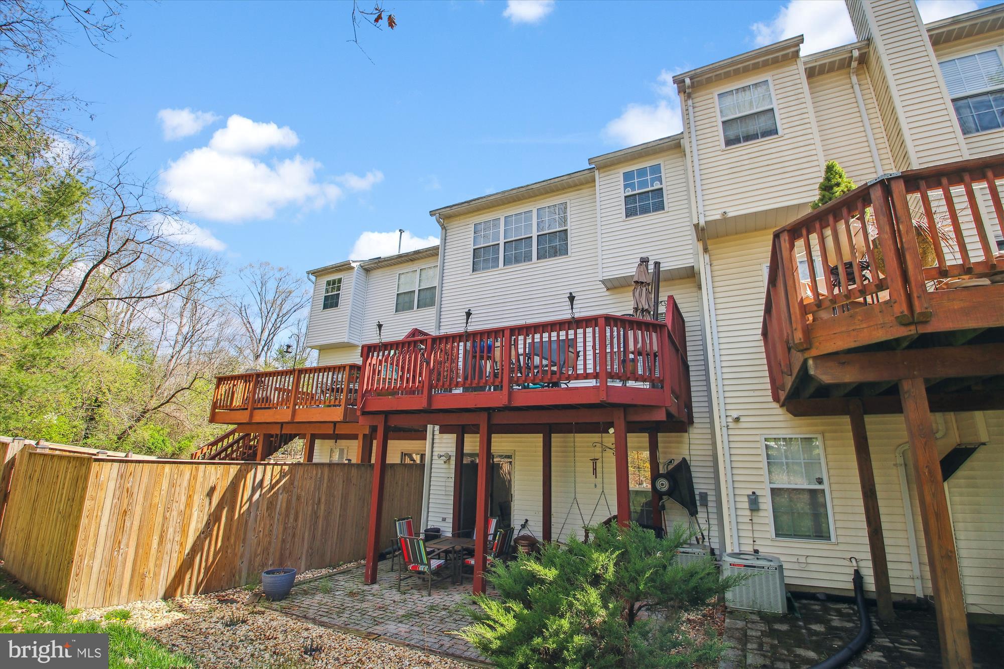 3202 ESCAPADE CIRCLE