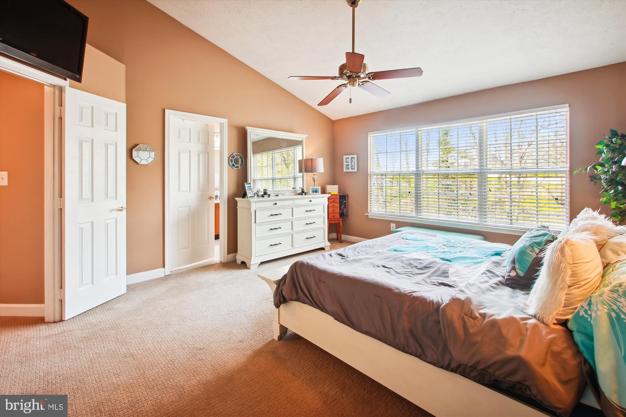 3202 ESCAPADE CIRCLE