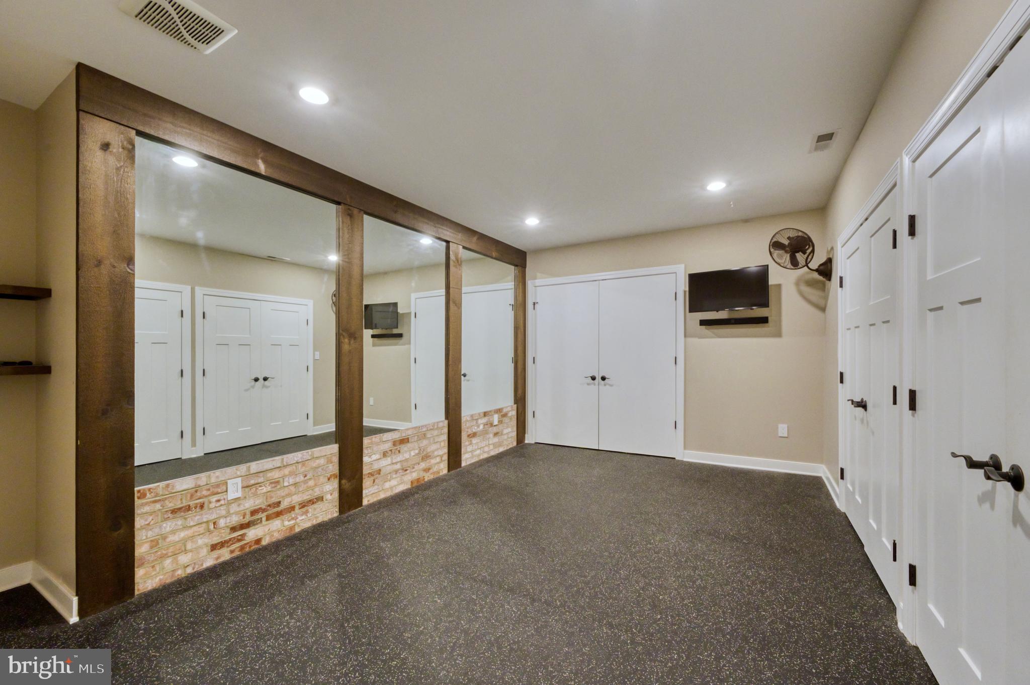 511 BROAD STREAM LANE