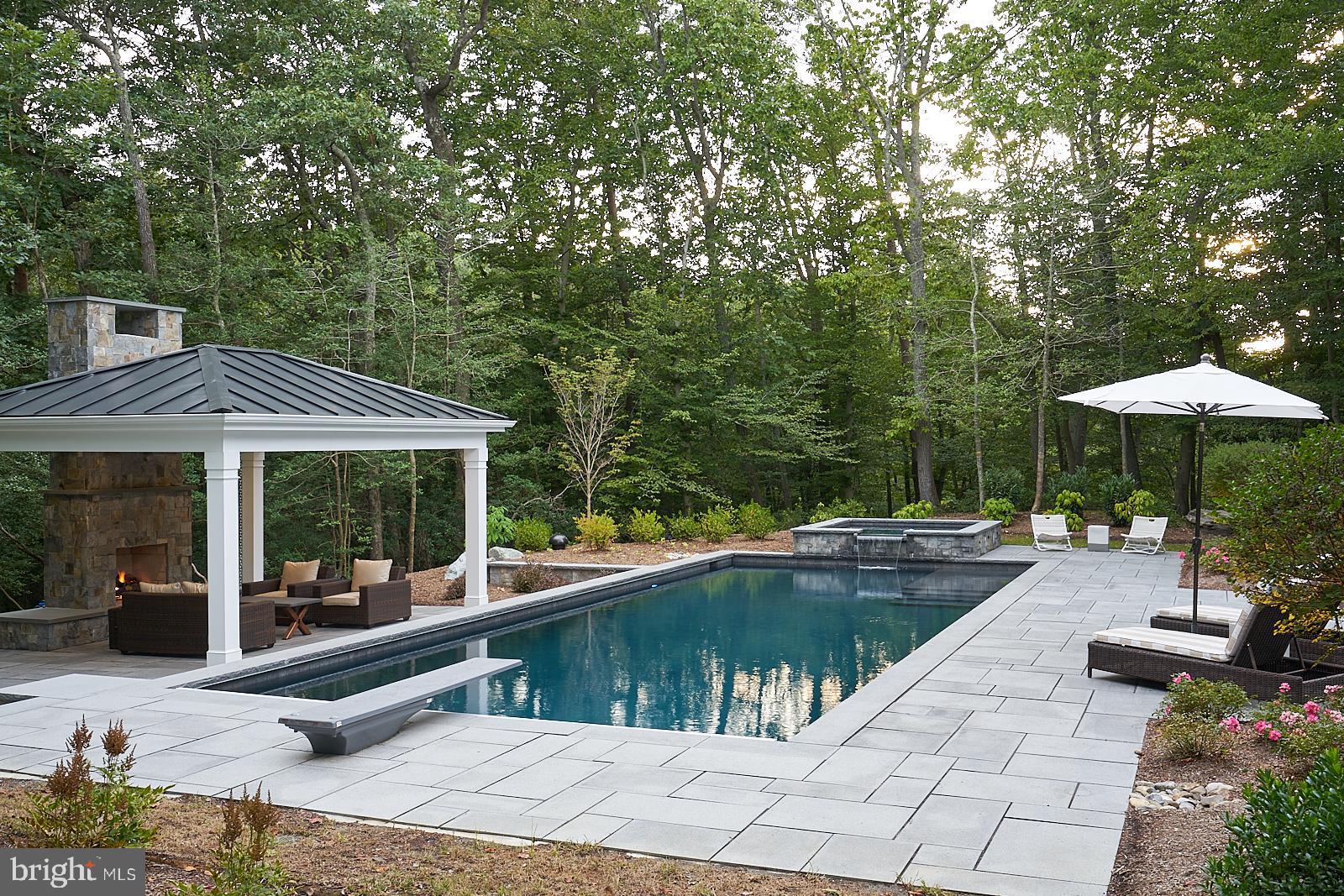 511 BROAD STREAM LANE