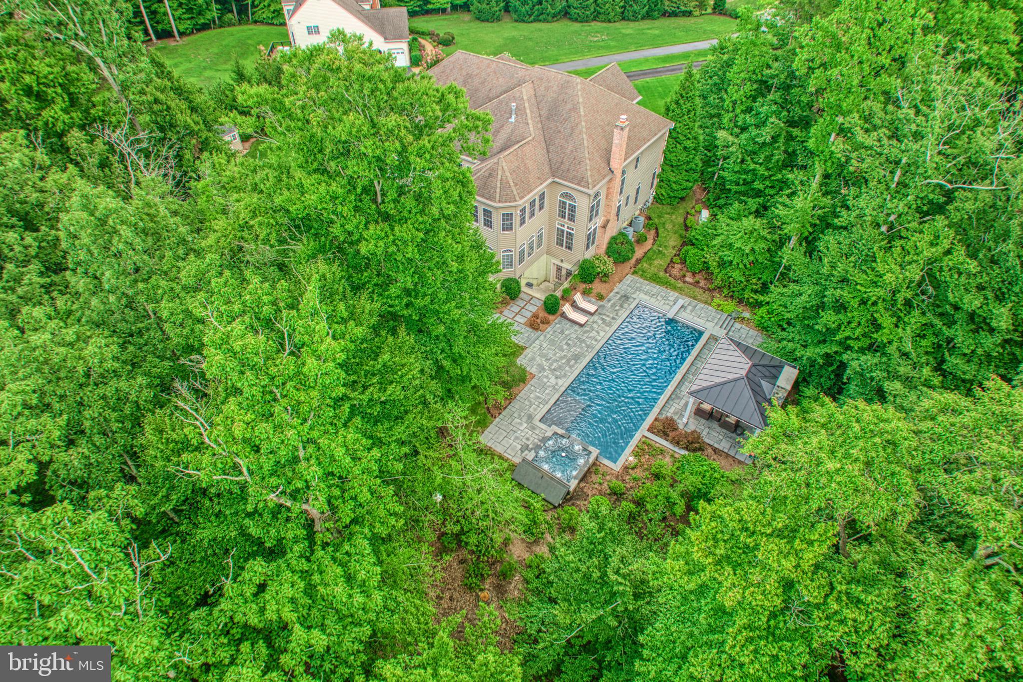 511 BROAD STREAM LANE