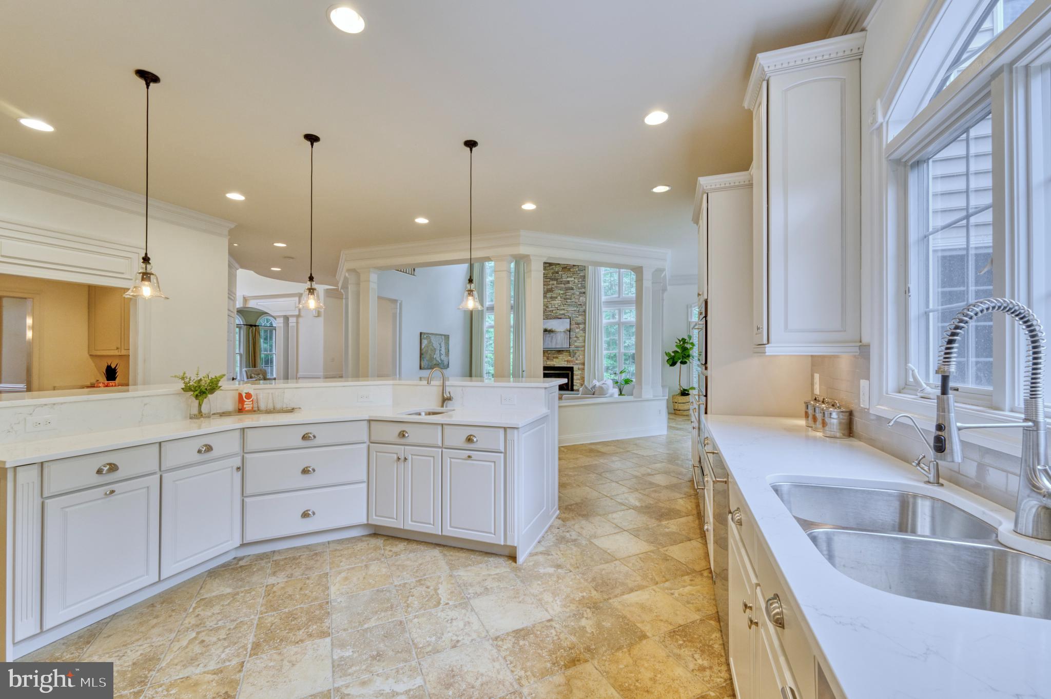 511 BROAD STREAM LANE