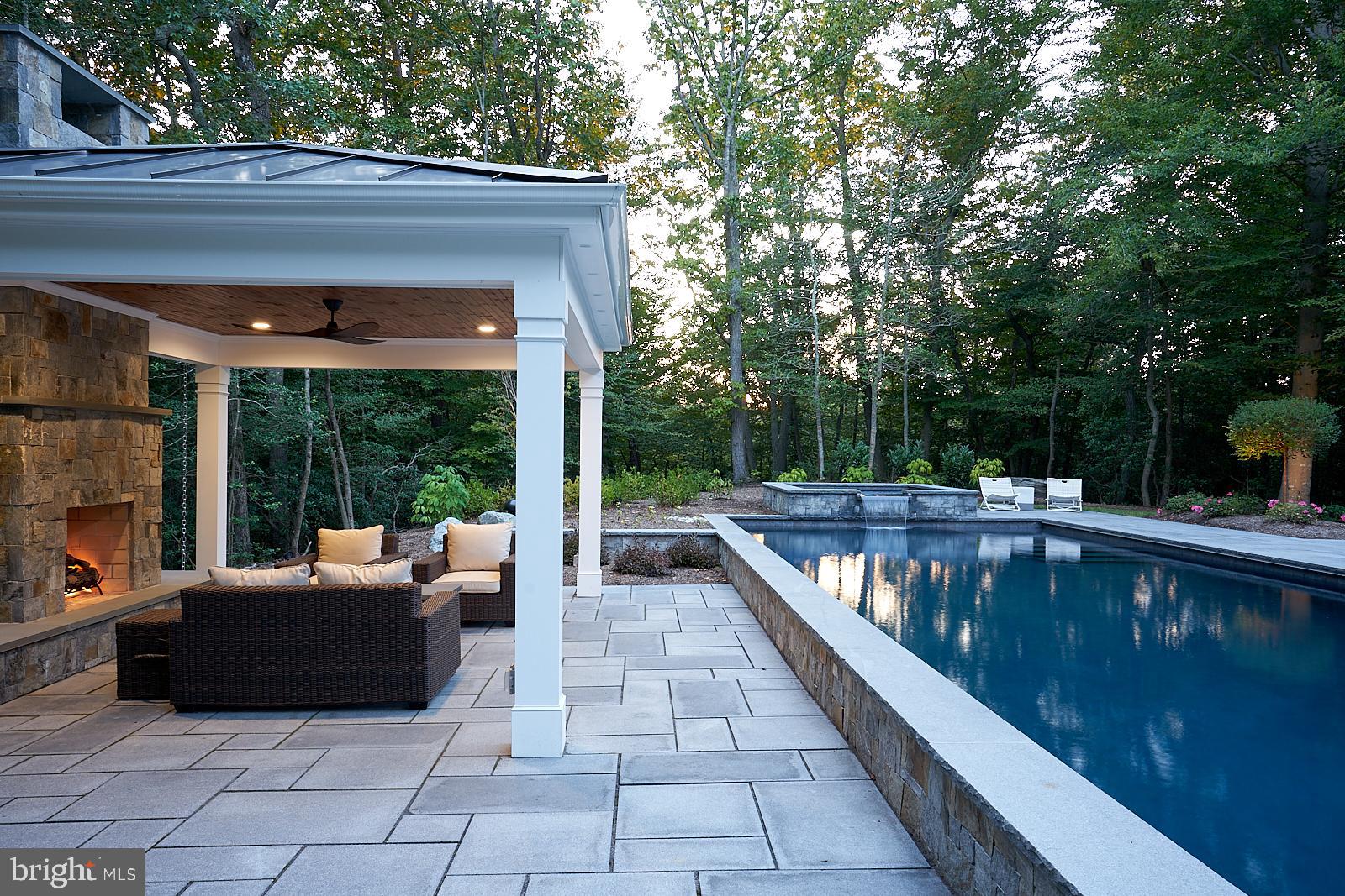 511 BROAD STREAM LANE