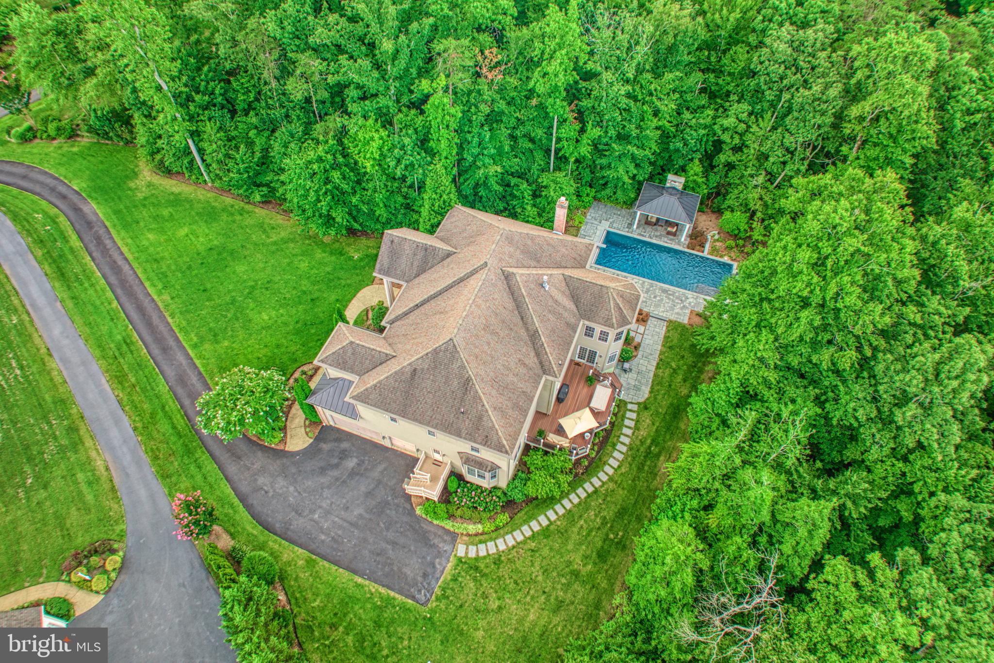 511 BROAD STREAM LANE