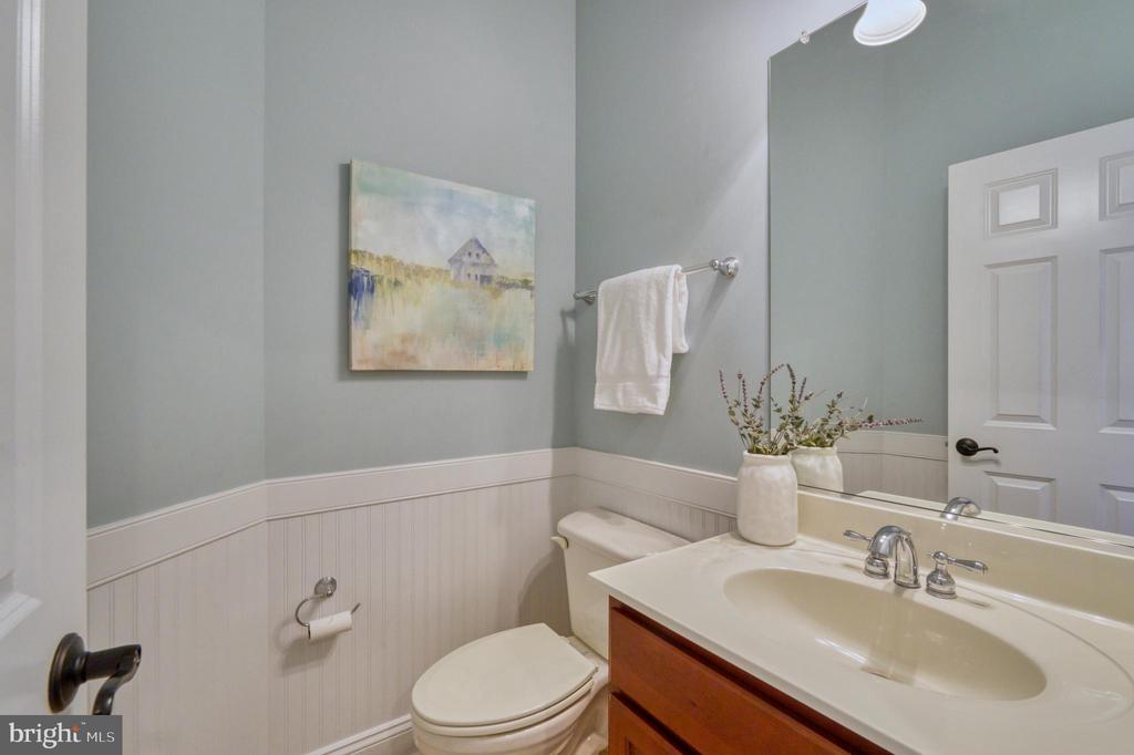 511 BROAD STREAM LANE