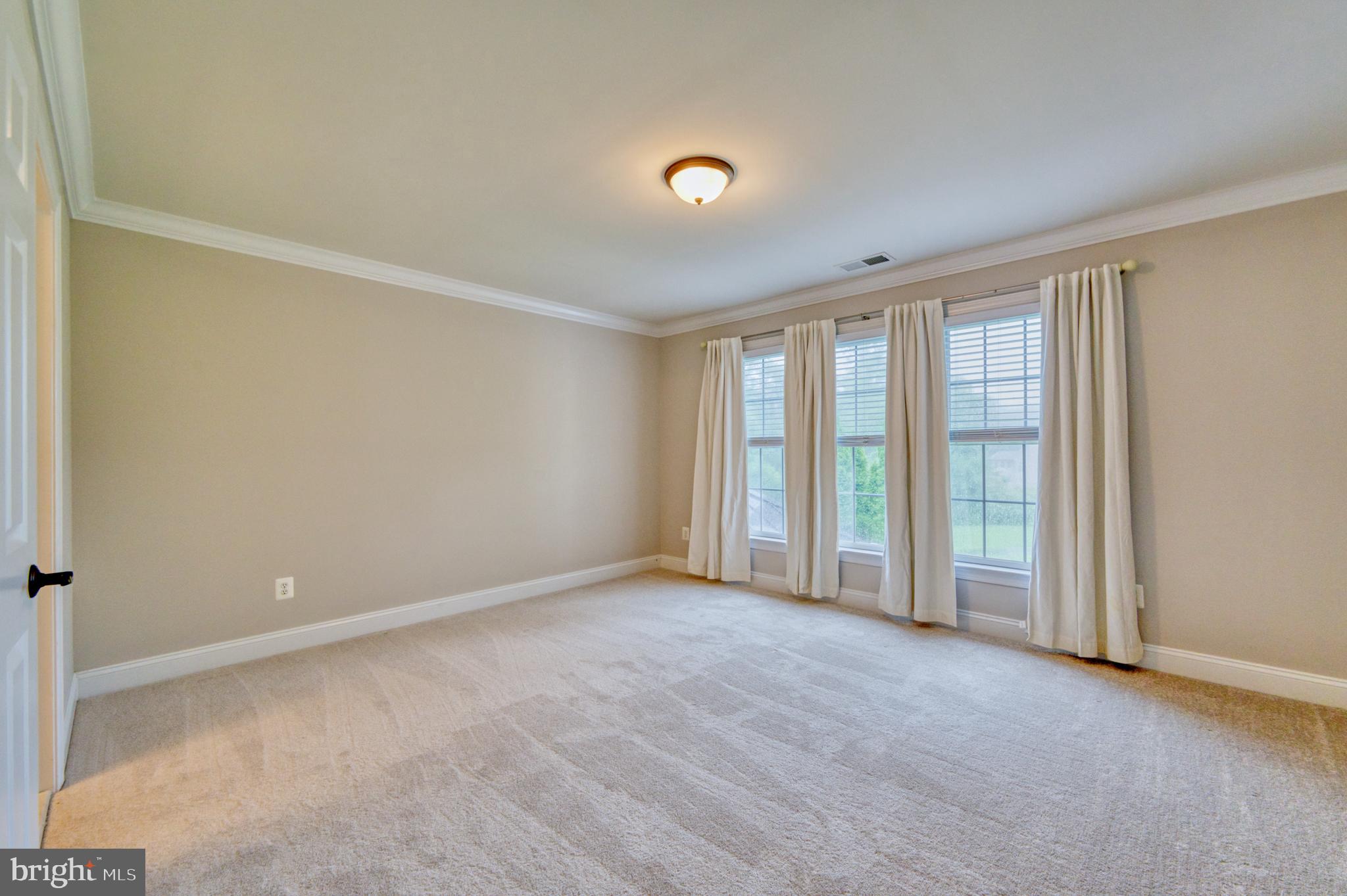 511 BROAD STREAM LANE