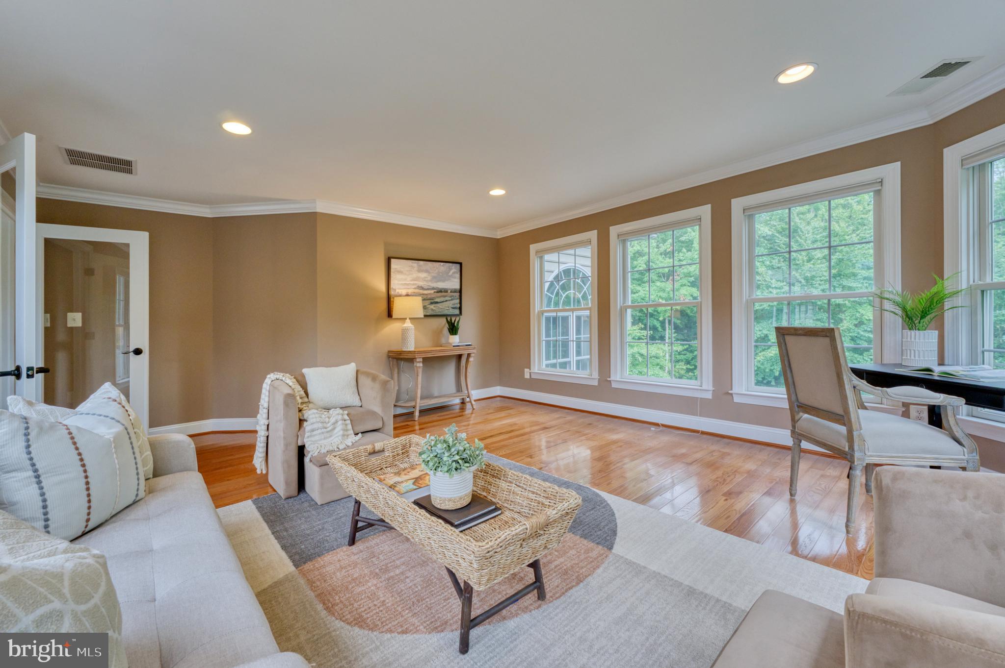 511 BROAD STREAM LANE