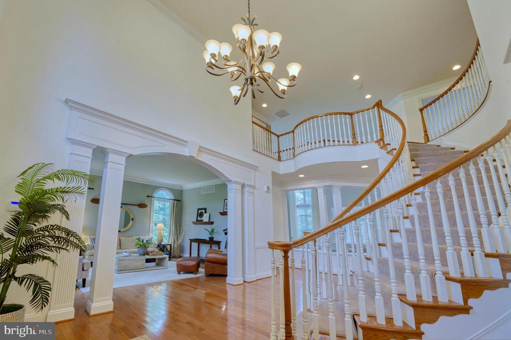 511 BROAD STREAM LANE
