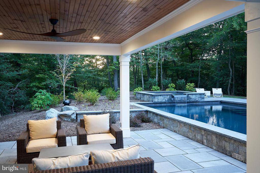 511 BROAD STREAM LANE