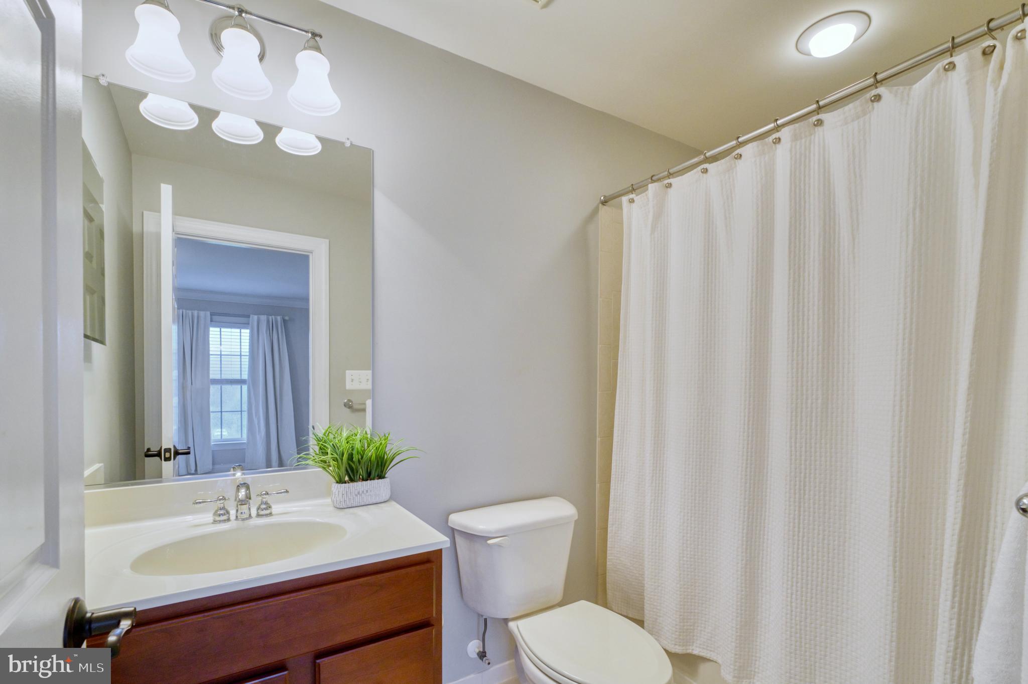 511 BROAD STREAM LANE