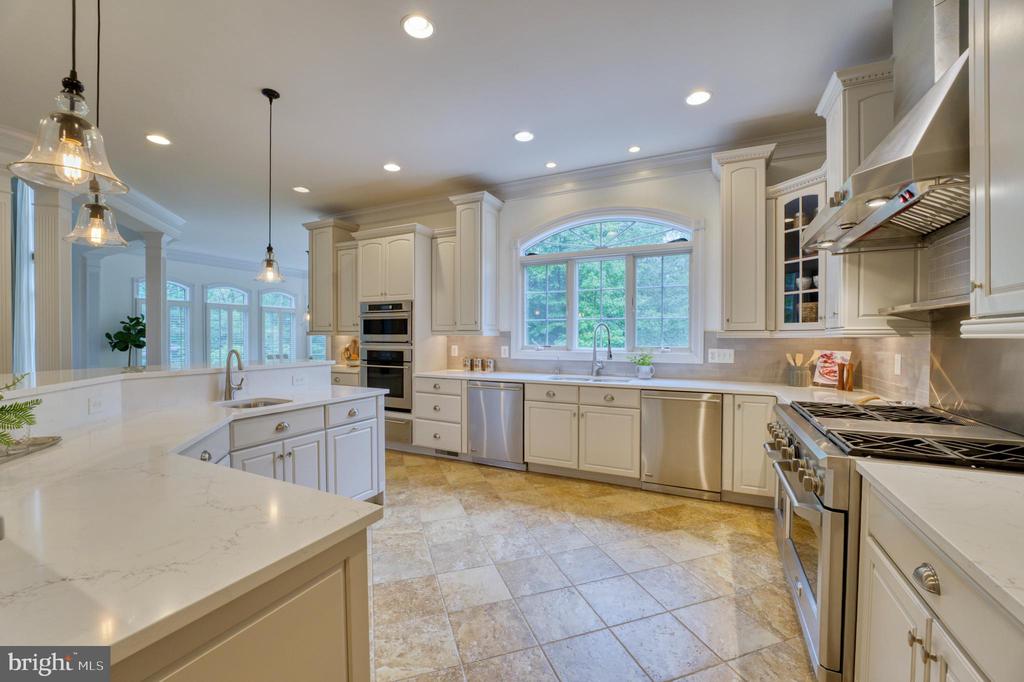 511 BROAD STREAM LANE