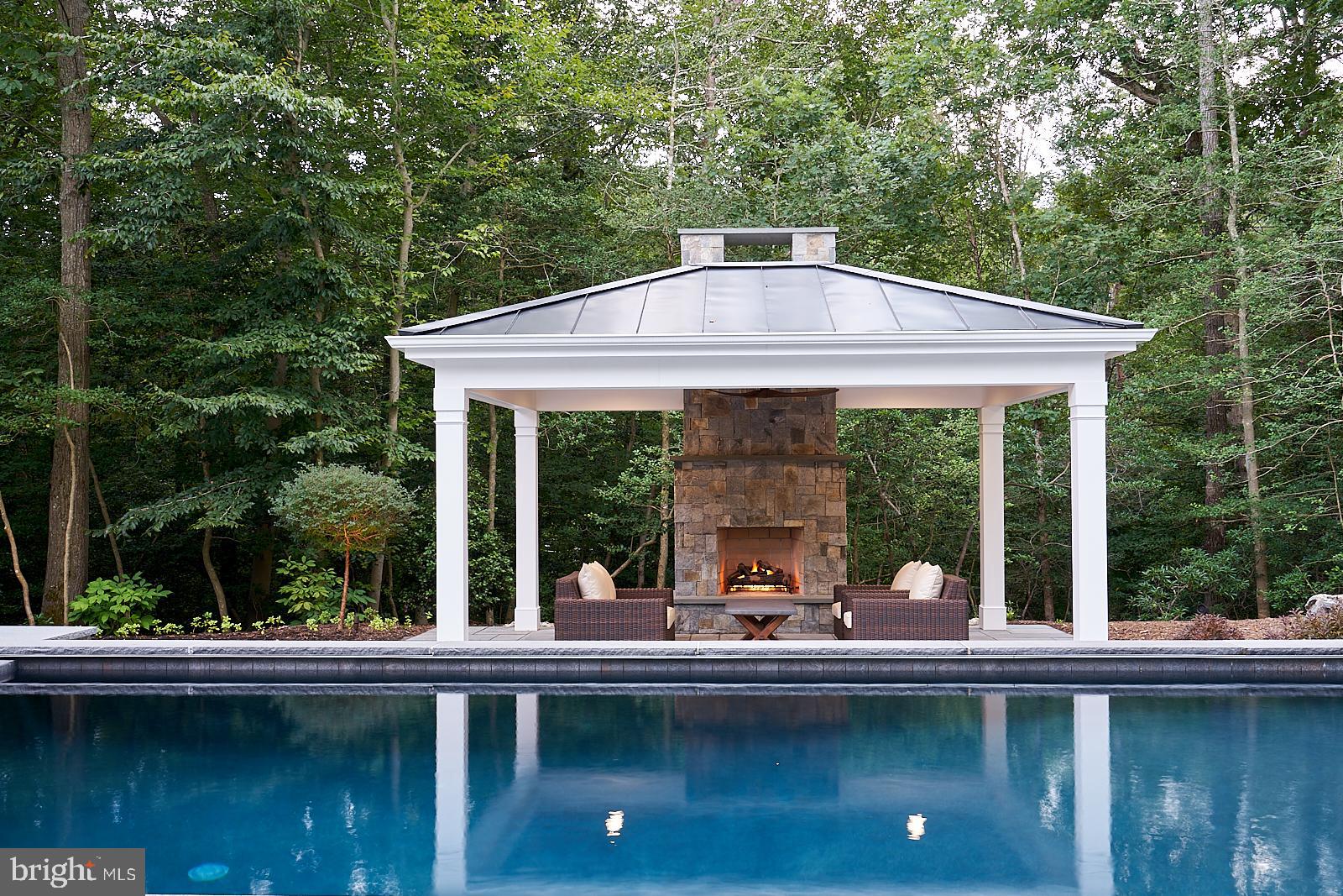 511 BROAD STREAM LANE