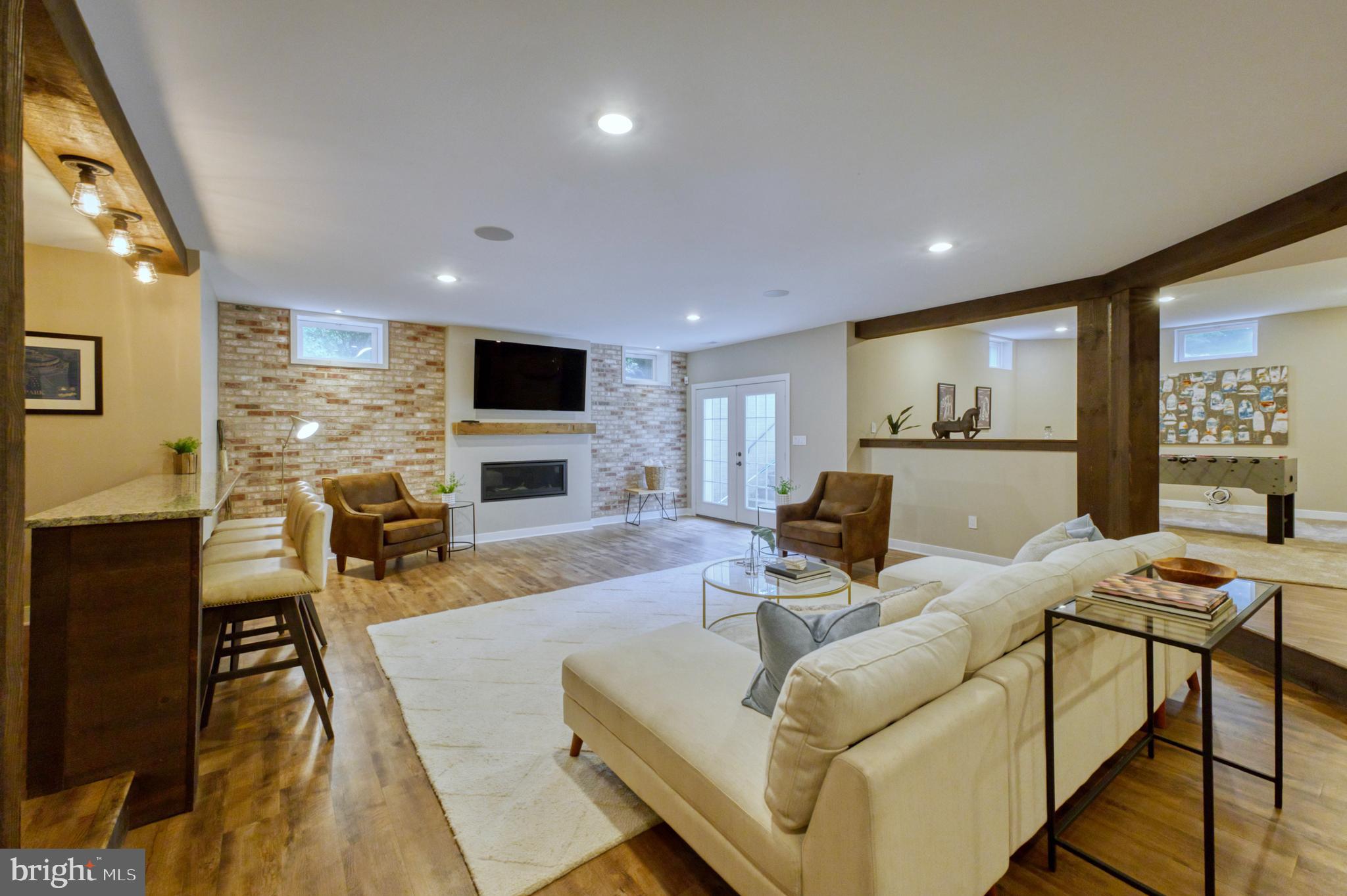 511 BROAD STREAM LANE