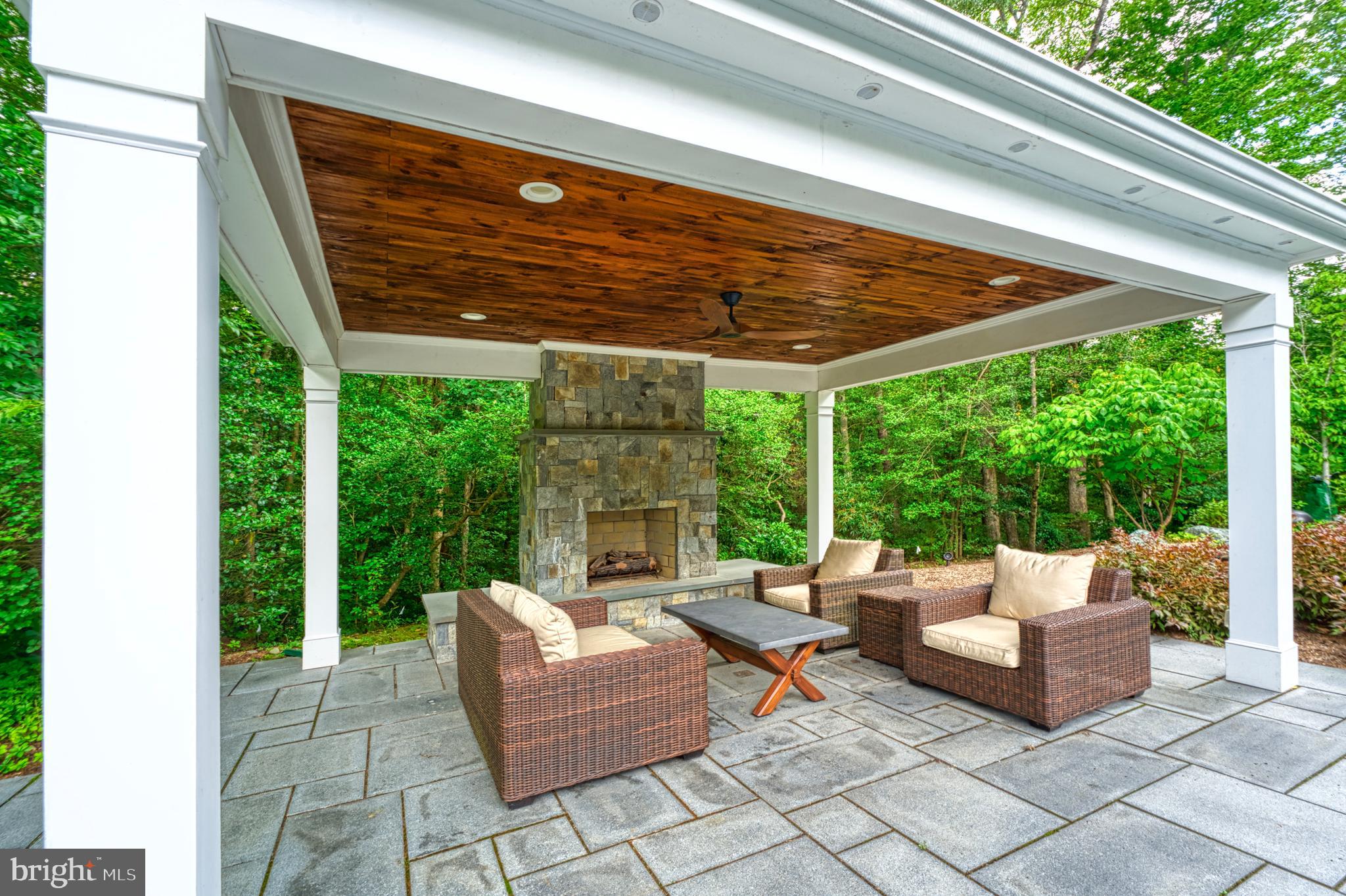 511 BROAD STREAM LANE