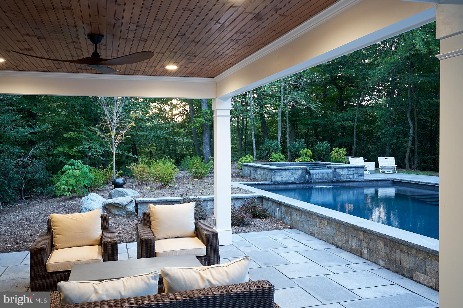 511 BROAD STREAM LANE