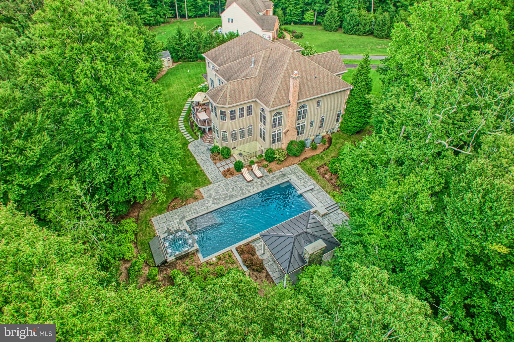 511 BROAD STREAM LANE