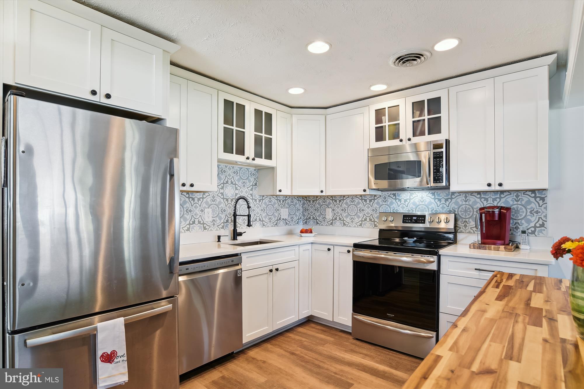 3423 S RIVER TERRACE