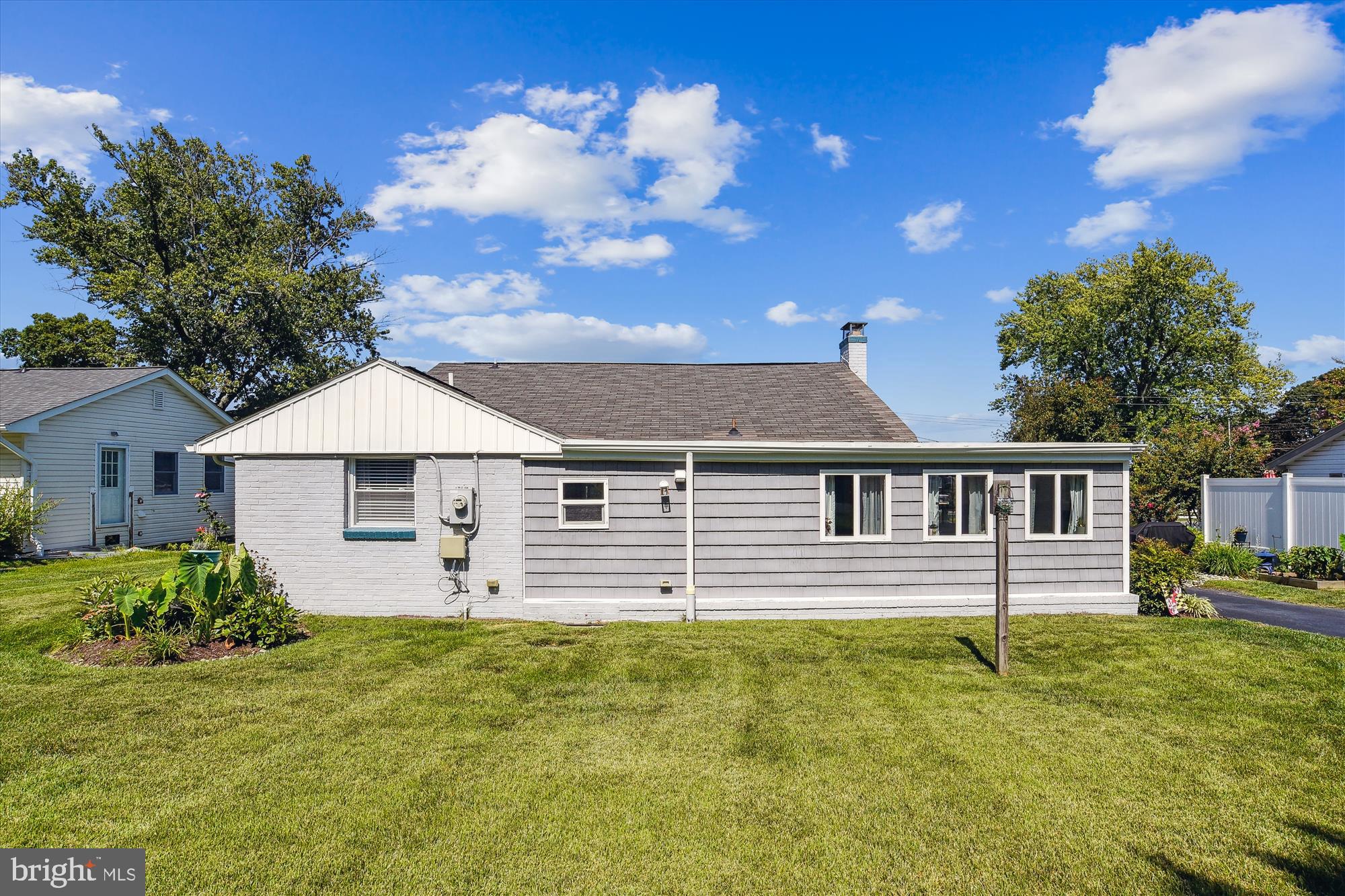 3423 S RIVER TERRACE