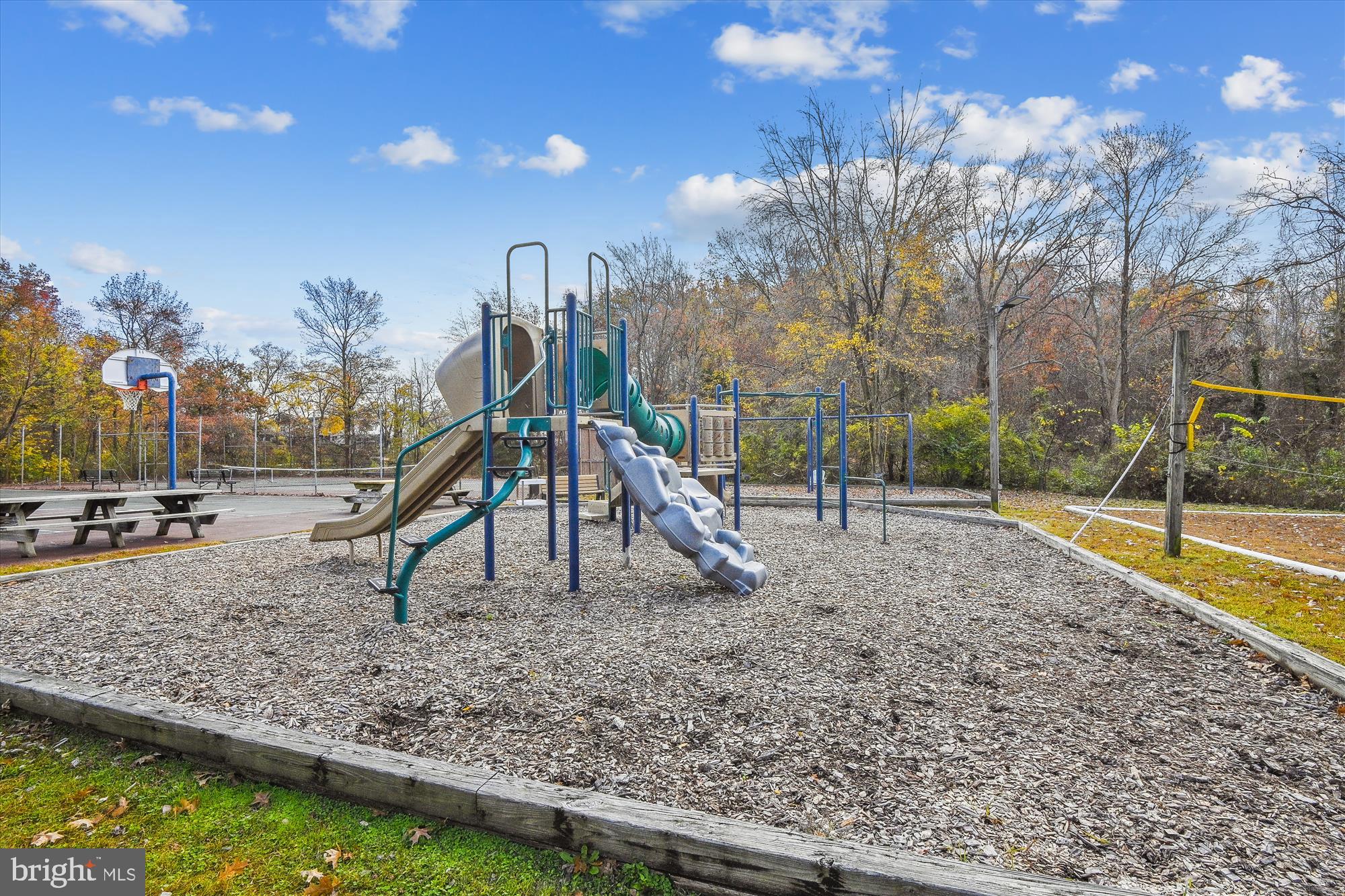 3423 S RIVER TERRACE