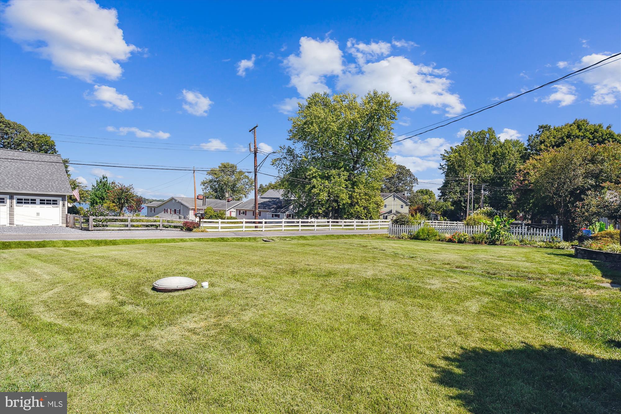 3423 S RIVER TERRACE