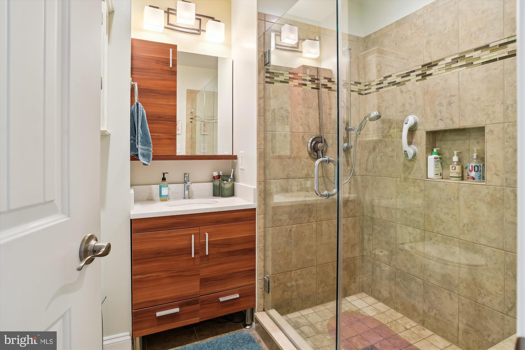 3423 S RIVER TERRACE