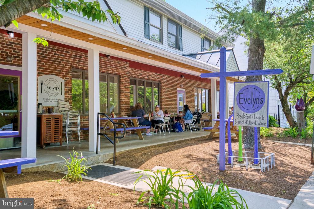 211 NORWOOD ROAD