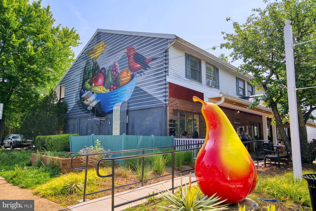 211 NORWOOD ROAD