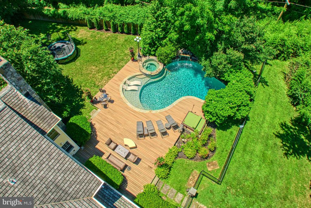 211 NORWOOD ROAD
