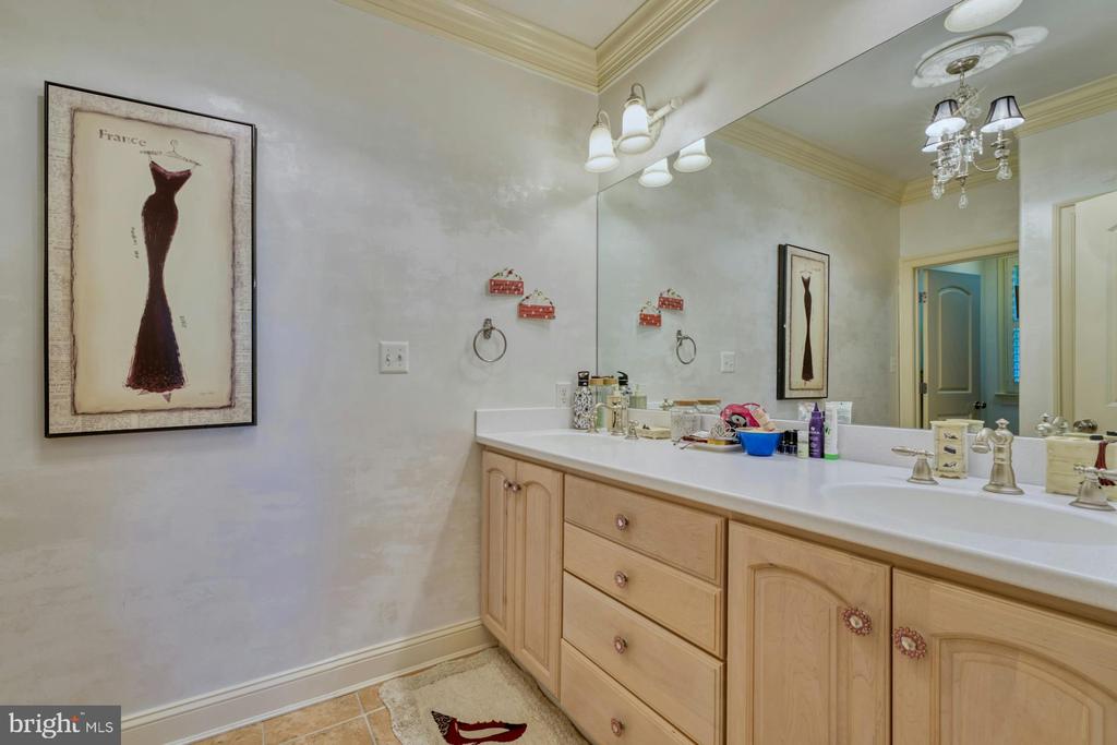 211 NORWOOD ROAD