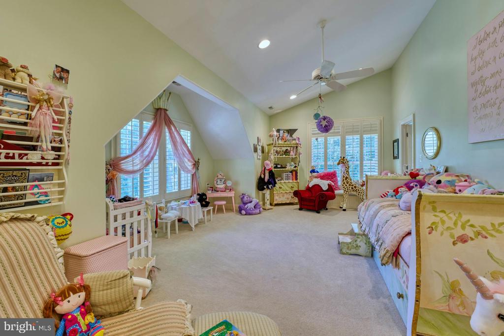 211 NORWOOD ROAD