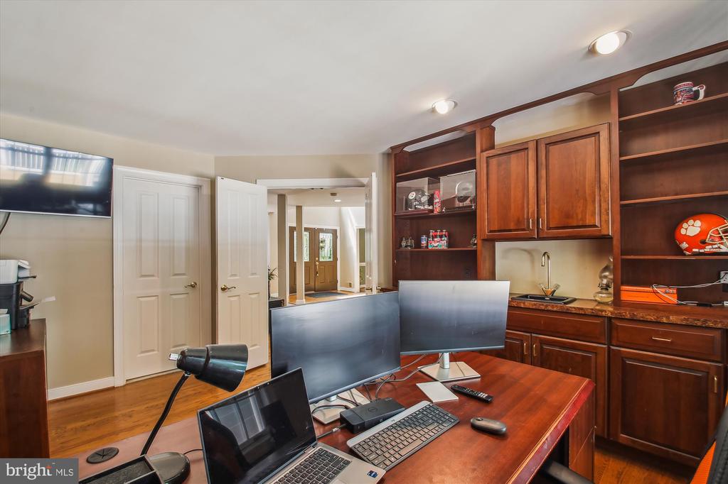 714 AVILA DRIVE