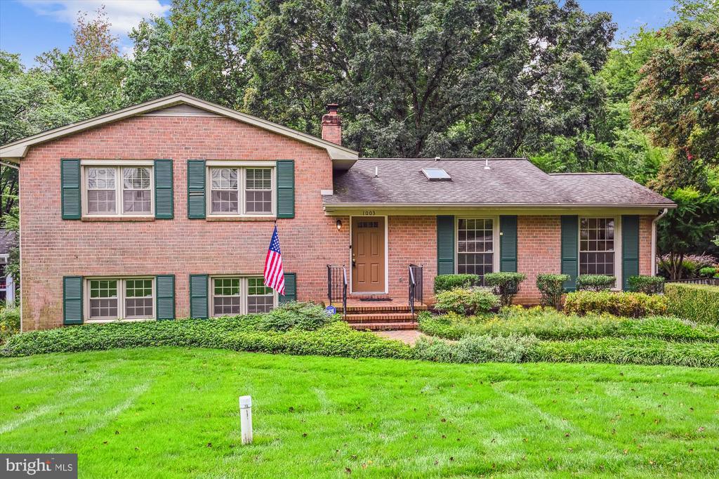 1003 DULANEY LANE