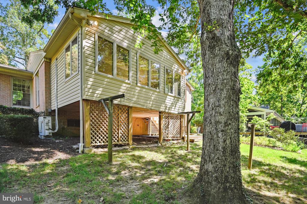 1003 DULANEY LANE