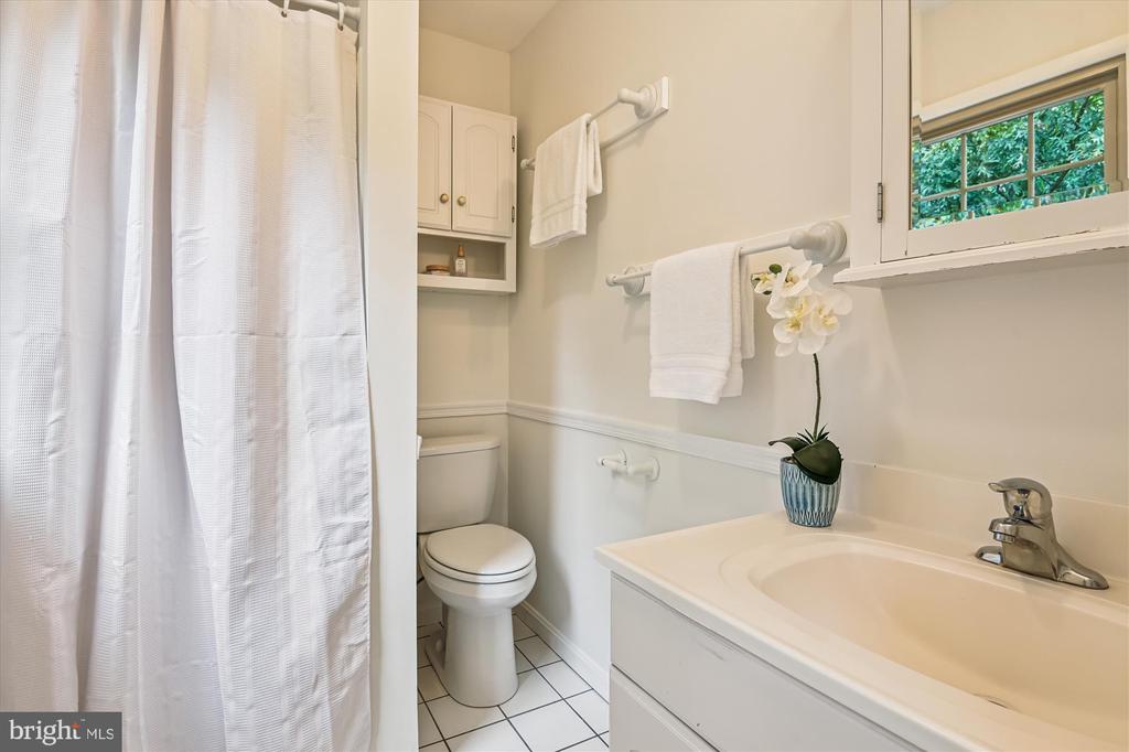 1003 DULANEY LANE