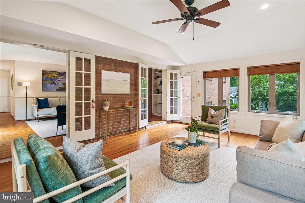 1003 DULANEY LANE