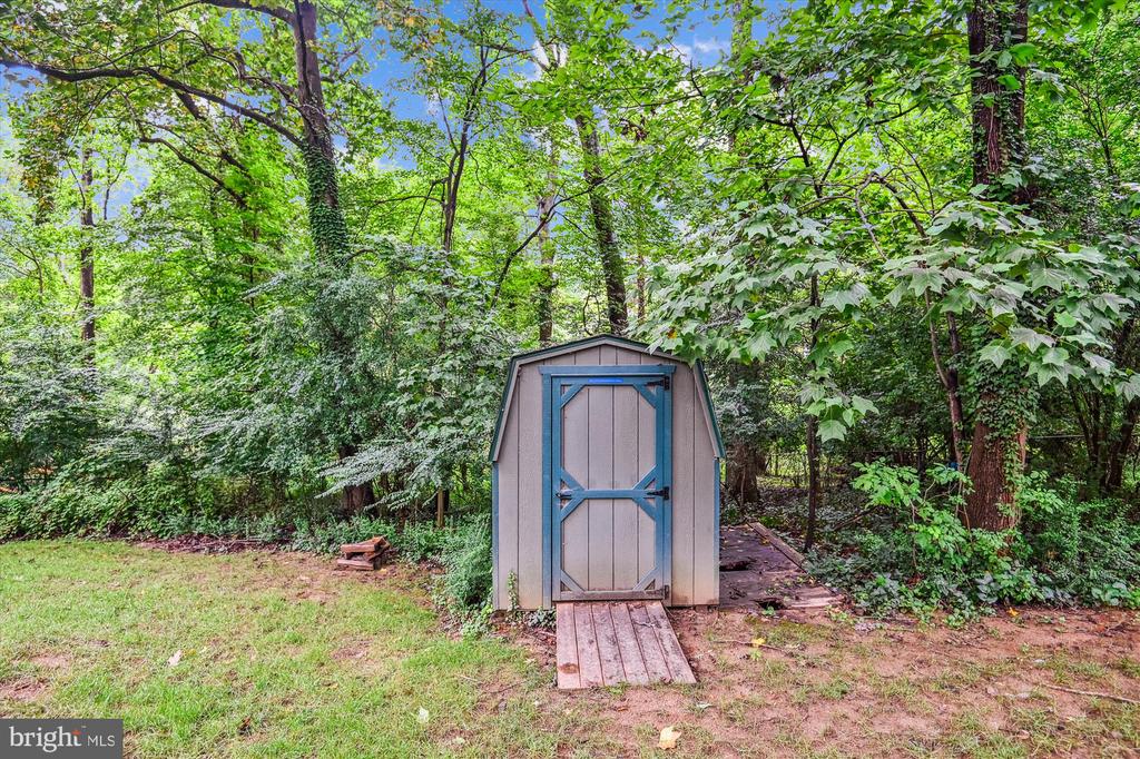 1003 DULANEY LANE