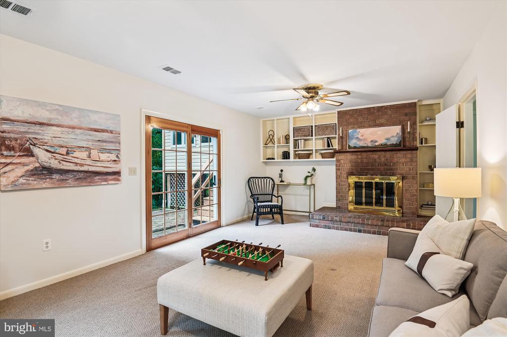 1003 DULANEY LANE