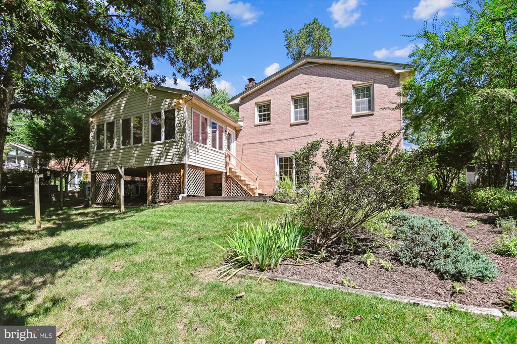 1003 DULANEY LANE