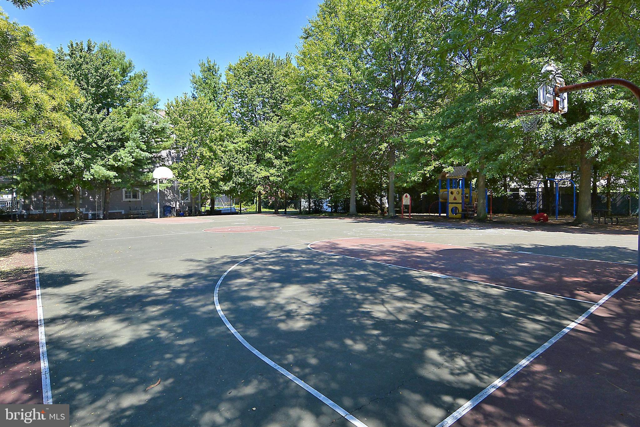 312 SEVERN AVENUE W405