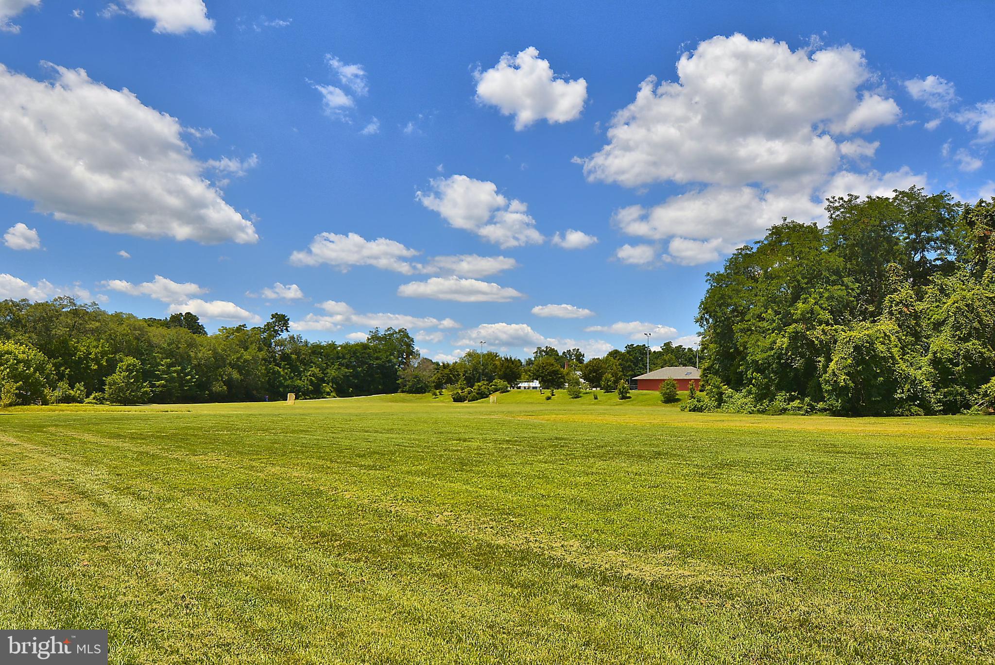 312 SEVERN AVENUE W405