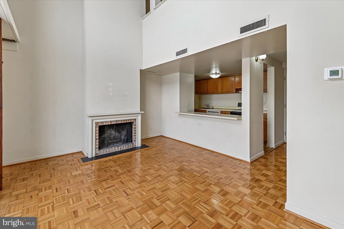 312 SEVERN AVENUE E407