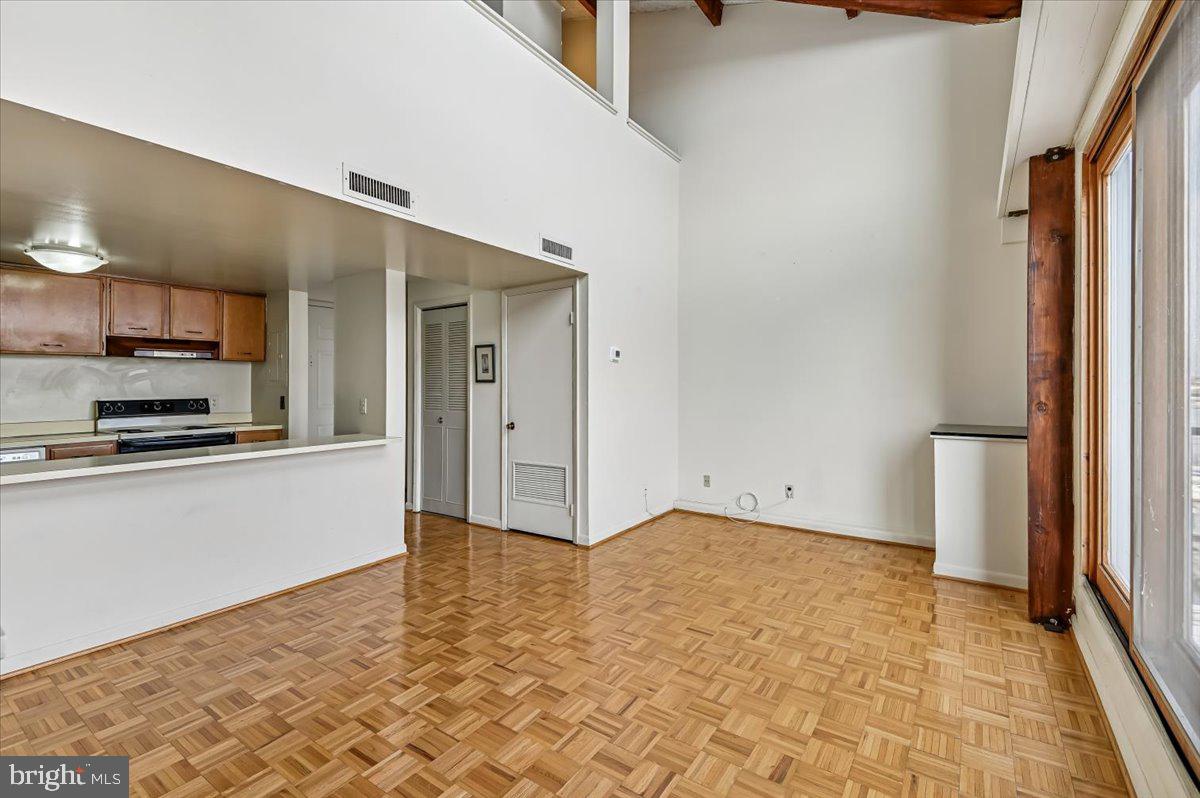 312 SEVERN AVENUE E407