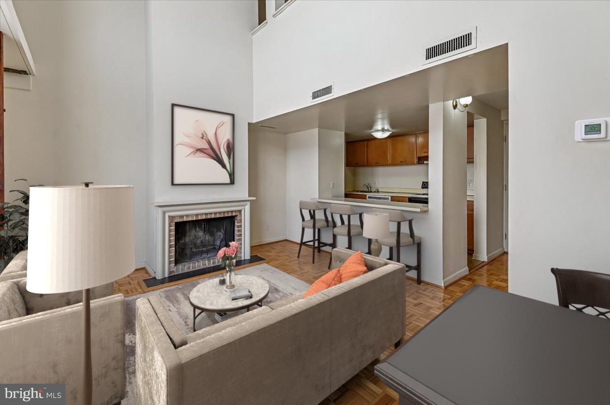 312 SEVERN AVENUE E407