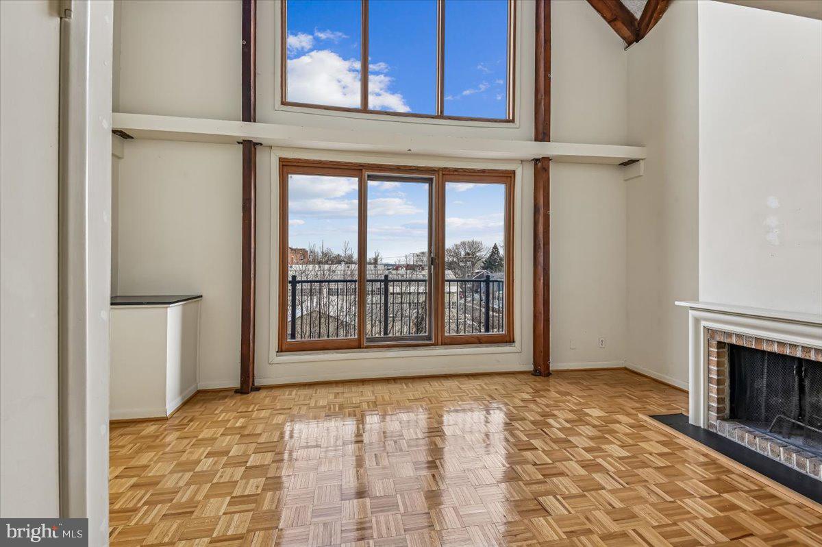 312 SEVERN AVENUE E407